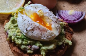 Oeuf poché une recette naturellement cétogène