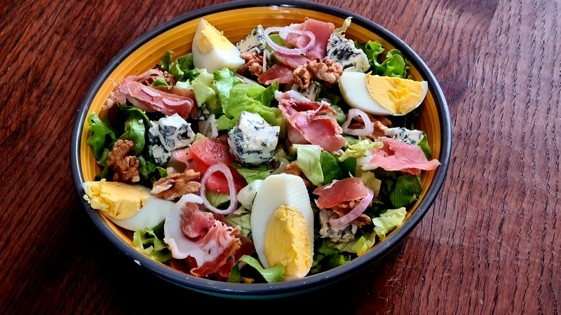 recettes auvergnates cétogènes salade auvergnate